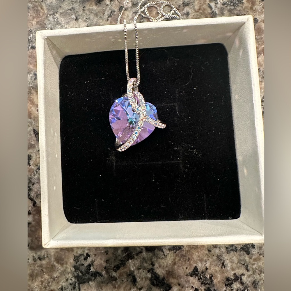 Heart Shaped necklace with Swarovski crystals - Picture 3 of 5